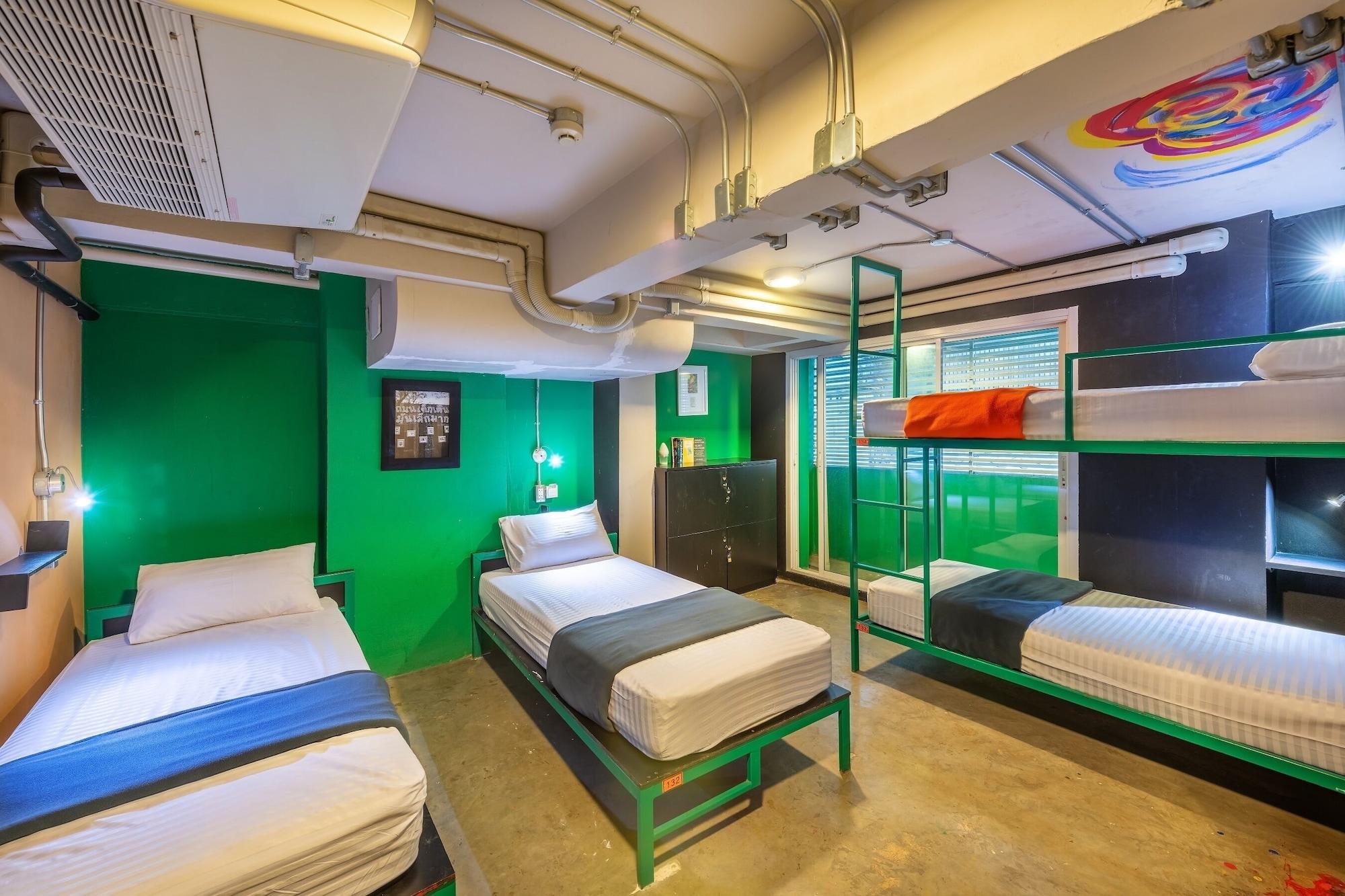 Silom Art Hostel Bangkok Eksteriør billede