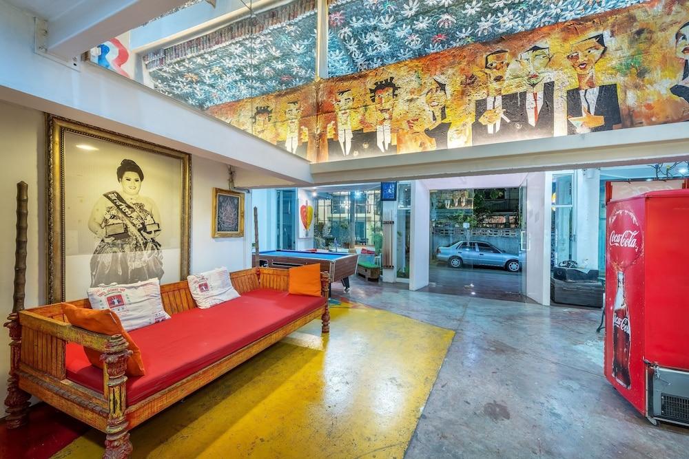 Silom Art Hostel Bangkok Eksteriør billede