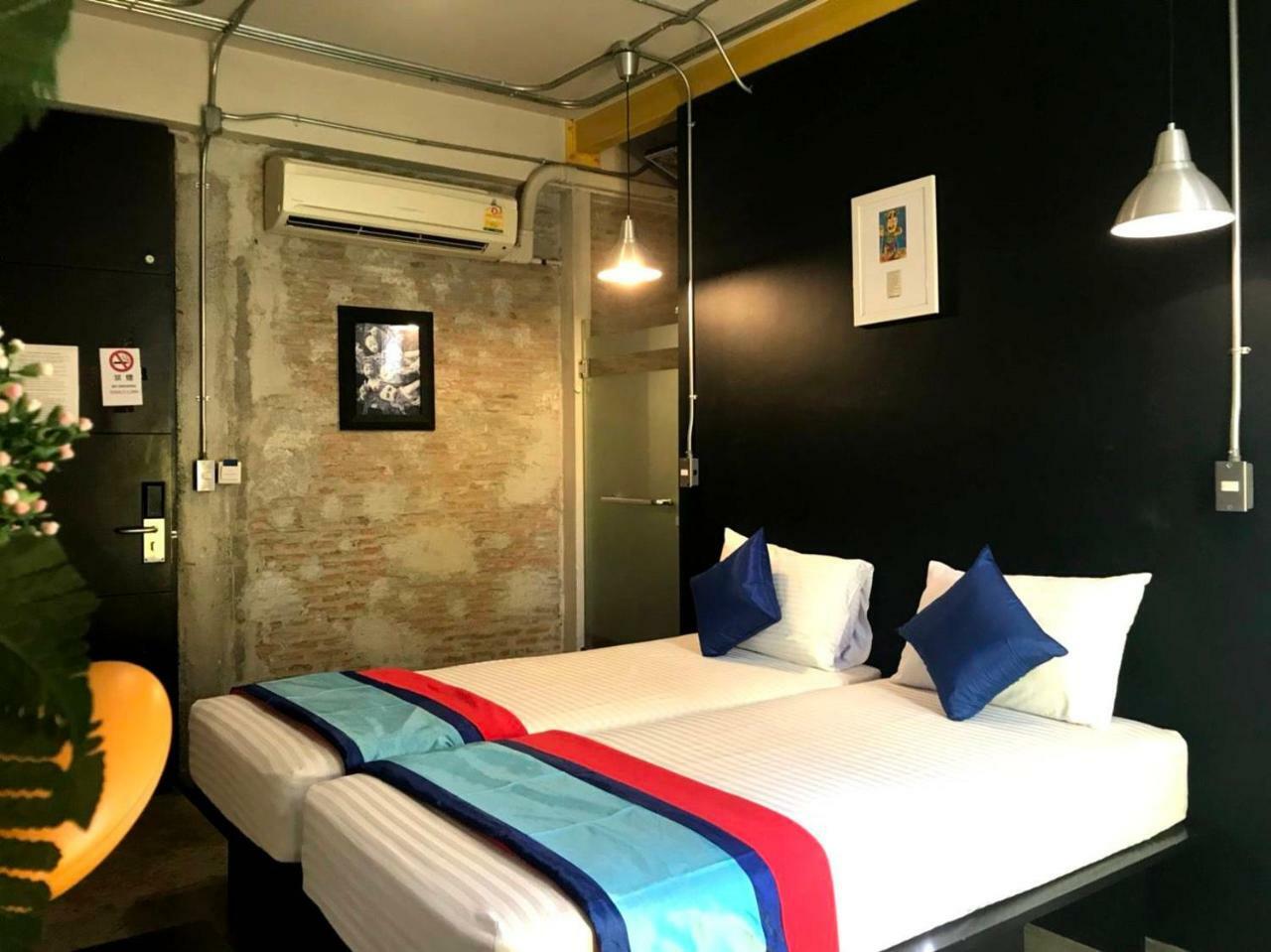 Silom Art Hostel Bangkok Eksteriør billede