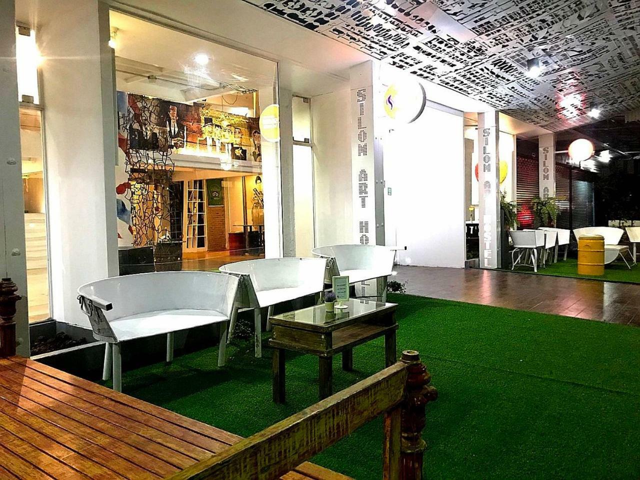 Silom Art Hostel Bangkok Eksteriør billede