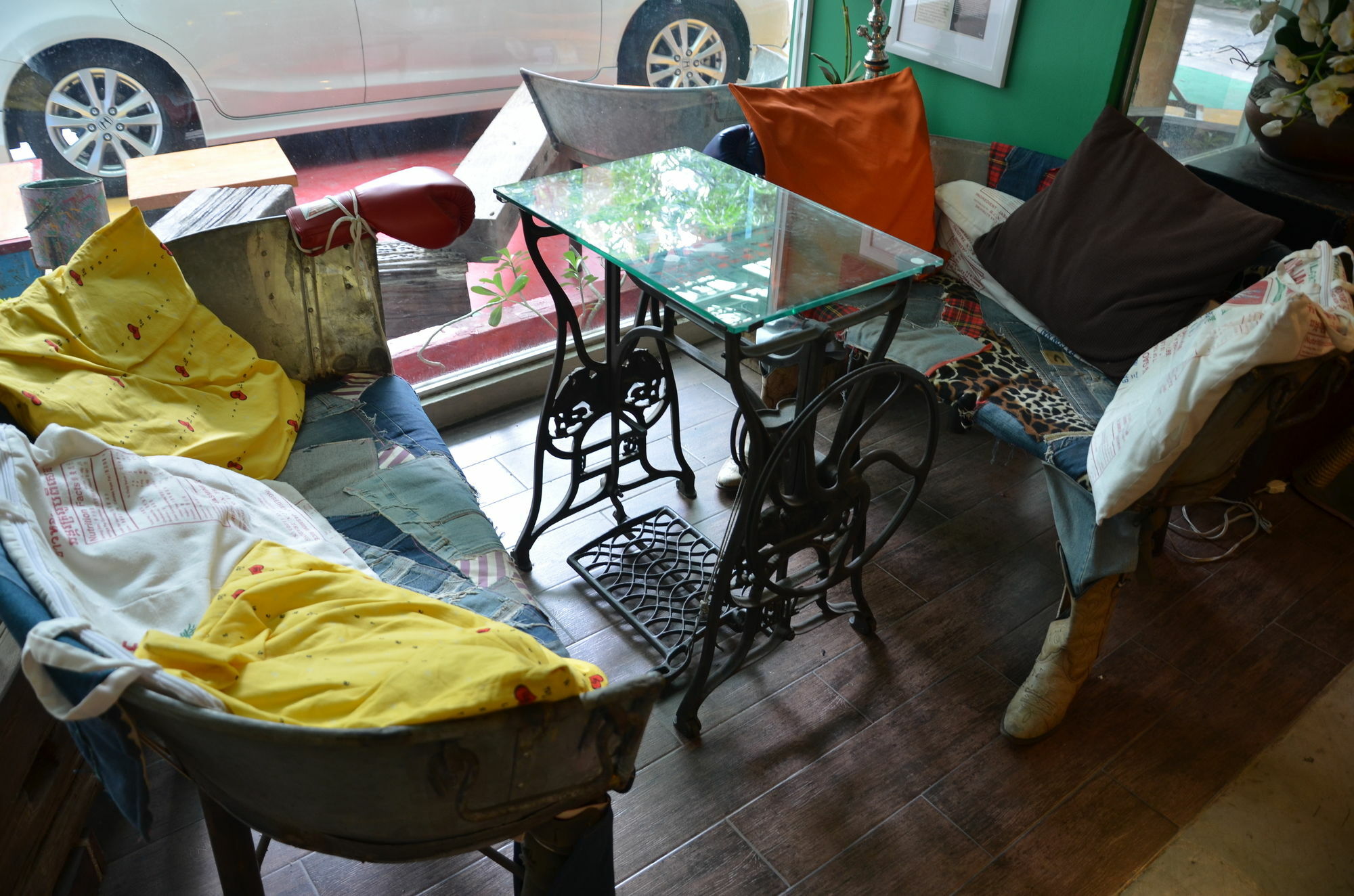 Silom Art Hostel Bangkok Eksteriør billede