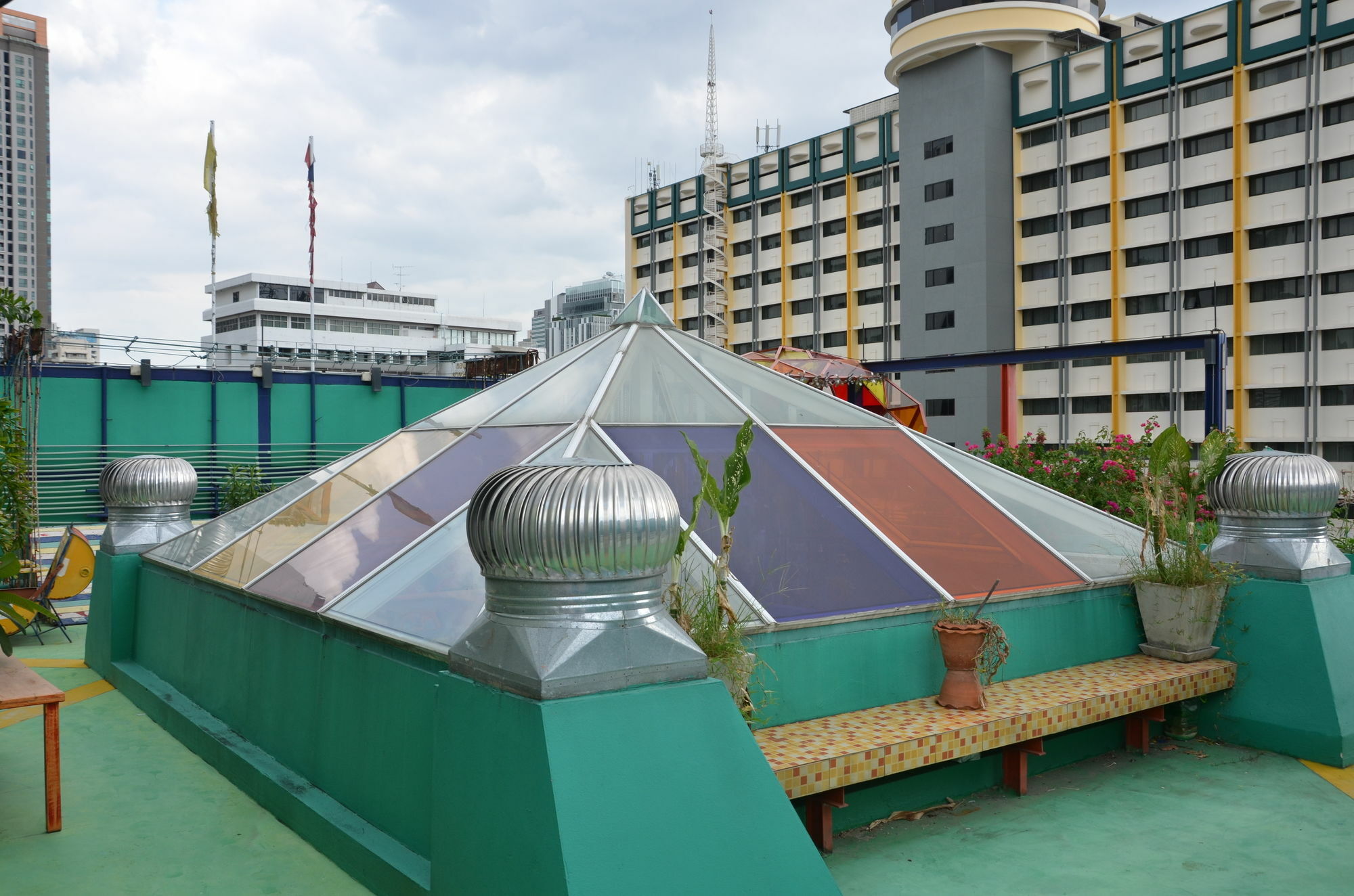 Silom Art Hostel Bangkok Eksteriør billede
