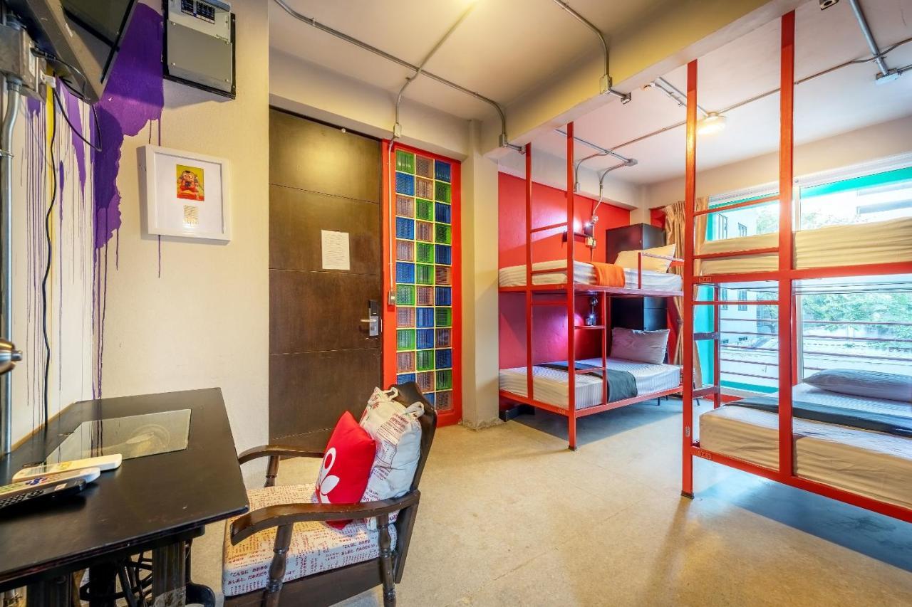 Silom Art Hostel Bangkok Eksteriør billede