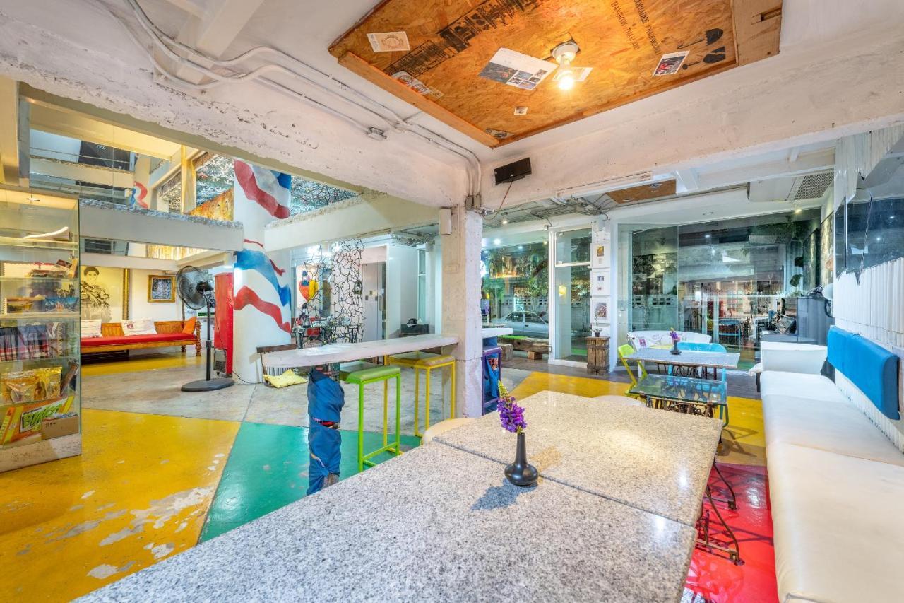Silom Art Hostel Bangkok Eksteriør billede
